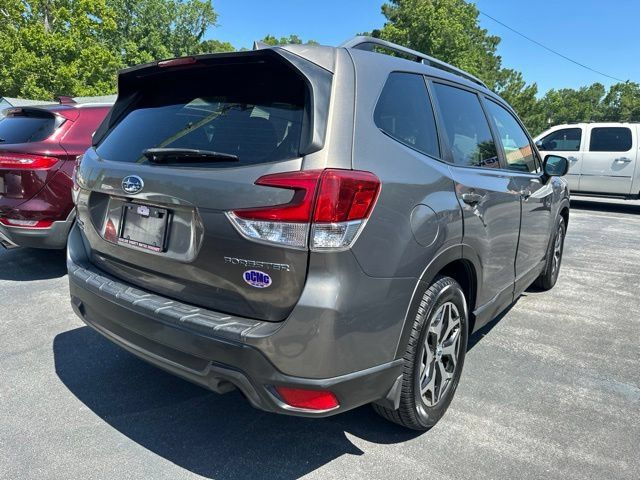 Used 2019 Subaru Forester Premium AWD/4WD image 5
