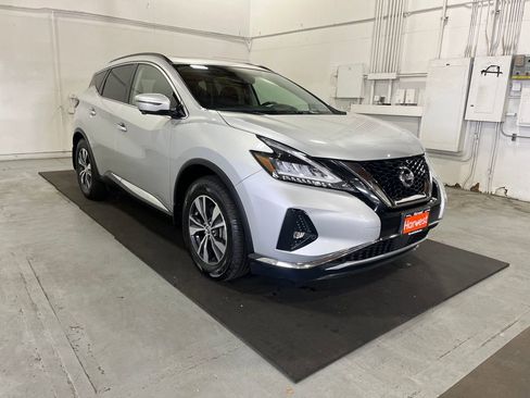 Used 2019 Nissan Murano SV w/ Premium Package image 2
