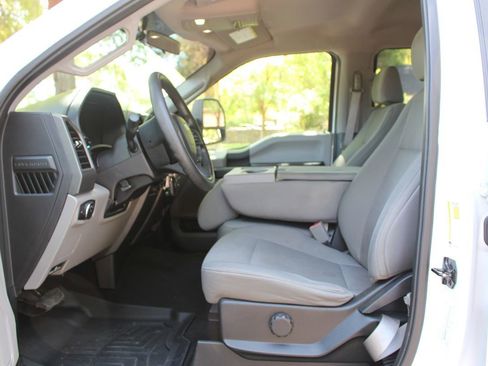 Used 2019 Ford F250 XL w/ STX Appearance Package AWD/4WD image 8