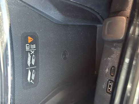 Used 2024 Chevrolet Trax ACTIV w/ Sunroof Package FWD image 29