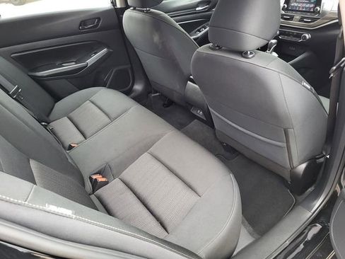 Used 2024 Nissan Altima 2.5 SV image 23