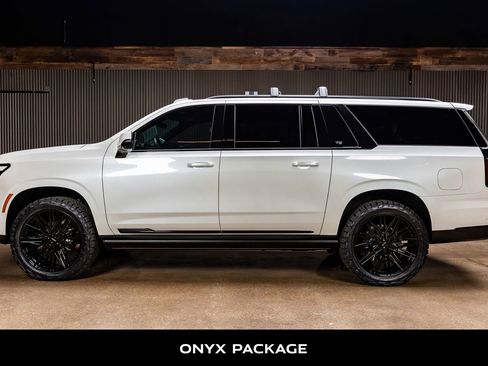 Used 2025 Cadillac Escalade ESV Sport Platinum w/ LPO, ONYX Package image 6