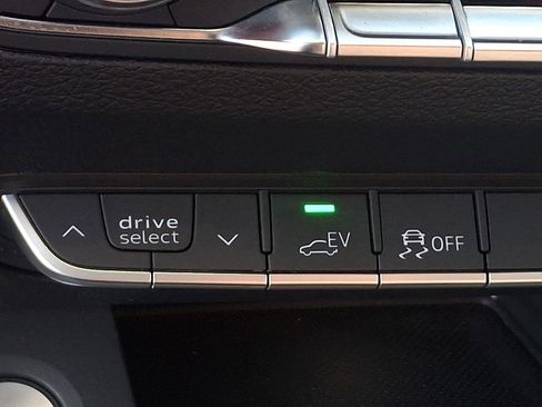 Used 2023 Audi Q5 e Premium Plus w/ Premium Plus Package image 25