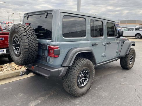 Used 2024 Jeep Wrangler Unlimited Rubicon w/ XTREMEE 35" Tire Package image 5