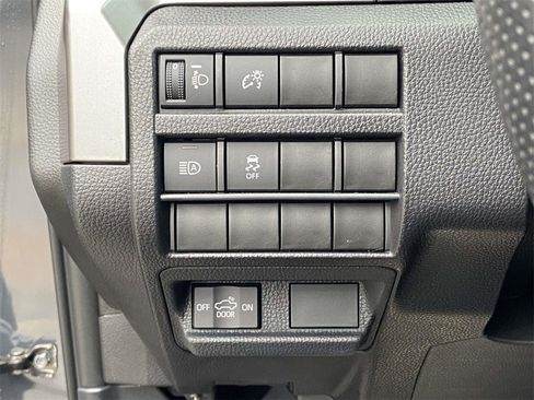 Used 2025 Toyota Tacoma SR5 image 29