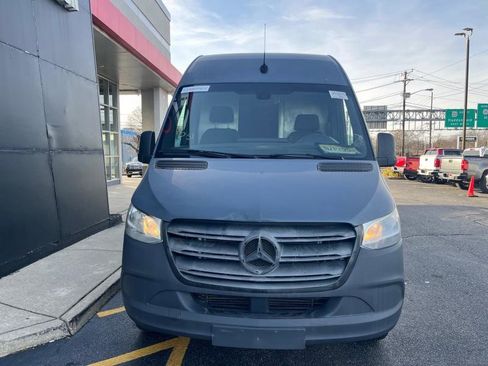 Used 2019 Mercedes-Benz Sprinter 170 image 2