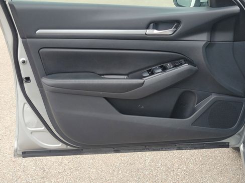 Used 2023 Nissan Altima 2.5 SV image 15