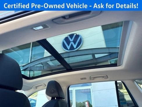 Certified 2025 Volkswagen Tiguan SE w/ Panoramic Sunroof Package AWD/4WD image 24