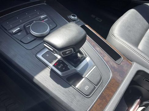 Used 2020 Audi Q5 2.0T Premium AWD/4WD image 32