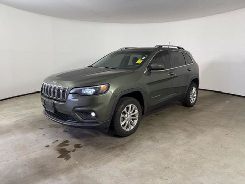 Used 2019 Jeep Cherokee Latitude w/ Cold Weather Group AWD/4WD image 12