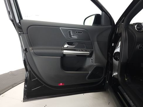 Certified 2026 Mercedes-Benz GLA 250 4MATIC image 5