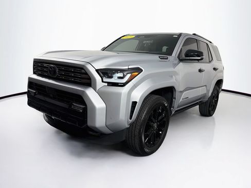 Used 2025 Toyota 4Runner Platinum AWD/4WD image 3