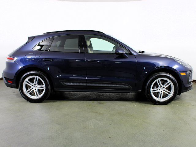 Certified 2023 Porsche Macan AWD/4WD image 8