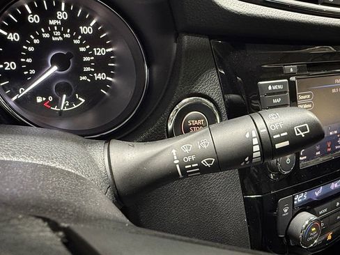 Used 2020 Nissan Rogue S image 36