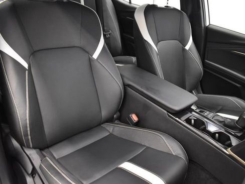 Used 2025 Toyota Camry SE FWD image 6