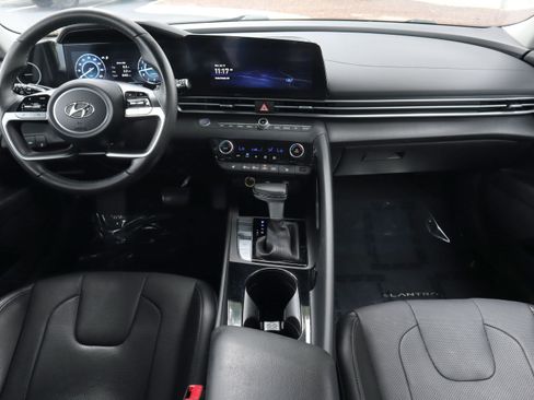 Used 2023 Hyundai Elantra Limited FWD image 7