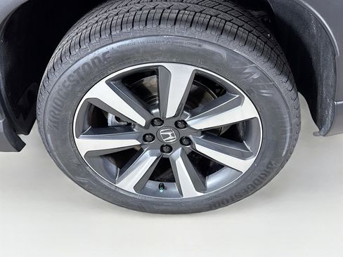 Certified 2025 Honda Pilot Touring image 40