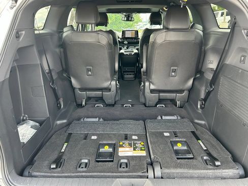 Used 2023 Toyota Sienna XSE w/ XSE Plus Package AWD/4WD image 27