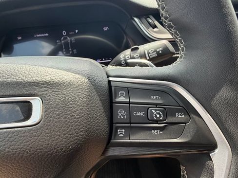 Certified 2023 Jeep Grand Cherokee L Laredo AWD/4WD image 30