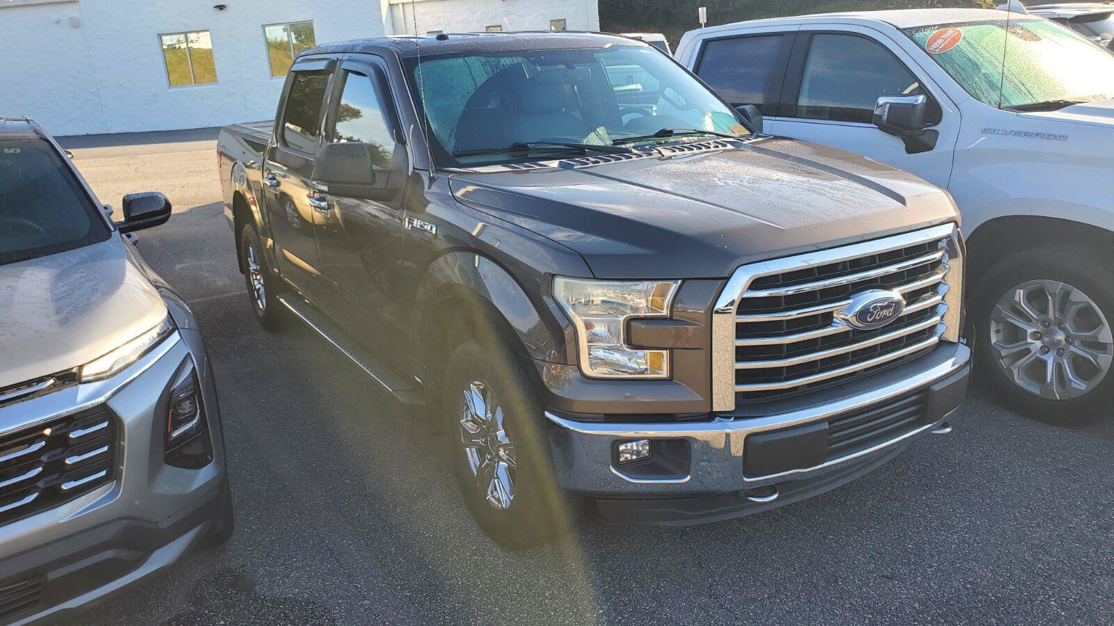 Used 2015 Ford F150 XLT w/ Equipment Group 302A Luxury AWD/4WD image 2