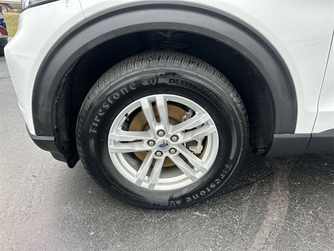 Used 2020 Ford Explorer XLT w/ Equipment Group 202A image 10