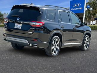 Used 2024 Honda Pilot Touring video 3