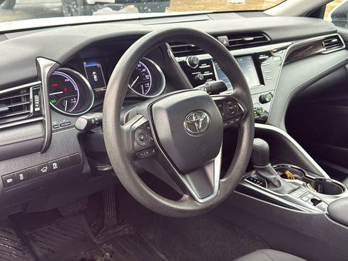 Used 2020 Toyota Camry LE image 16