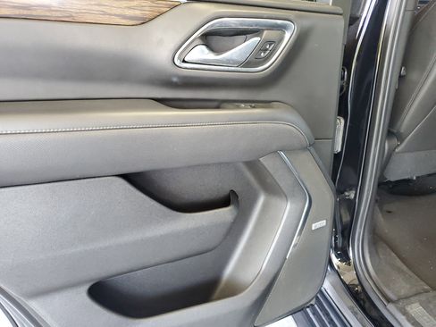 Used 2021 Chevrolet Tahoe Premier w/ Premium Package RWD image 15