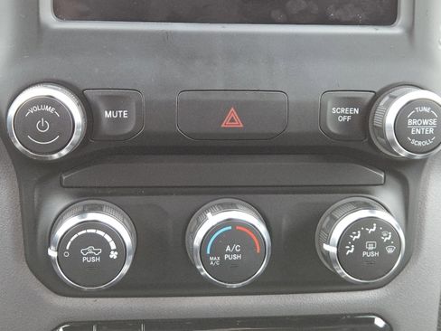 Used 2022 RAM 2500 Big Horn image 29