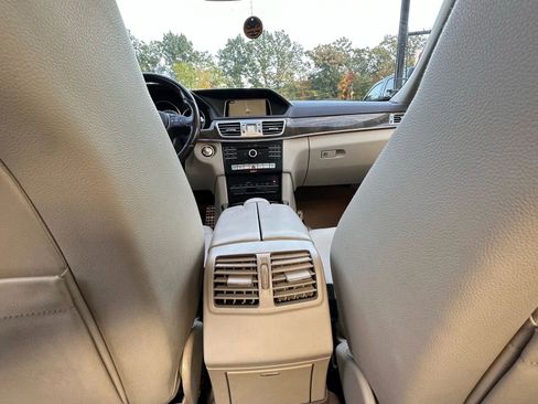 Used 2016 Mercedes-Benz E 350 4MATIC Sedan image 31