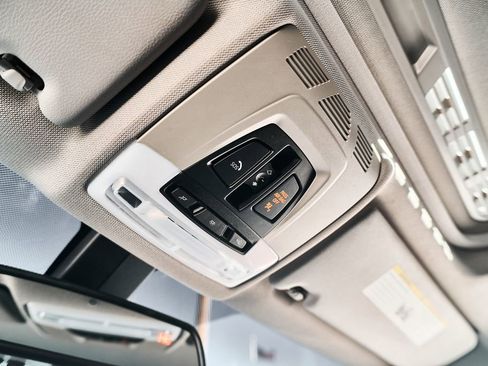 Used 2018 BMW 320i Sedan RWD image 48