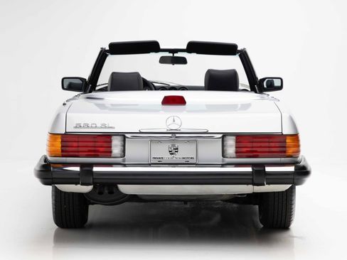 Used 1987 Mercedes-Benz 560 SL image 7