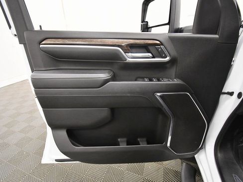 Used 2024 GMC Sierra 3500 SLE w/ SLE Convenience Package image 13