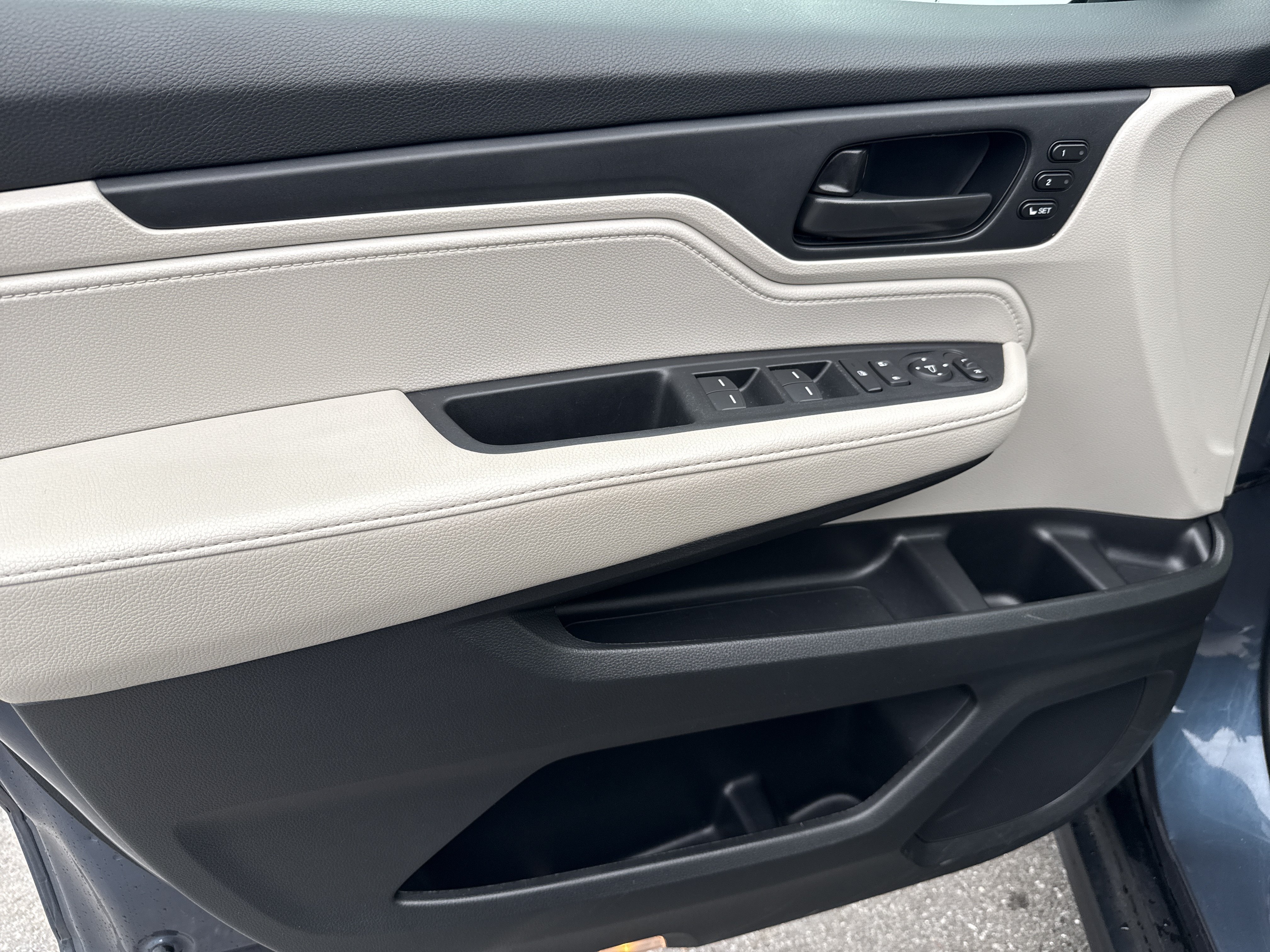 Used 2025 Honda Odyssey EX-L image 16
