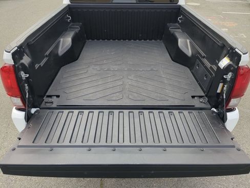 Certified 2022 Toyota Tacoma SR image 6