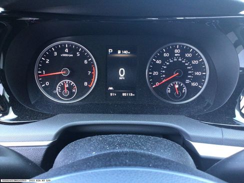 Used 2022 Kia K5 LXS FWD image 8