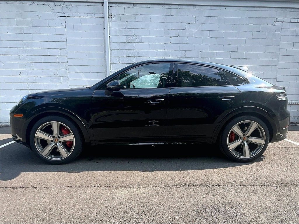 Used 2026 Porsche Cayenne GTS AWD/4WD image 2