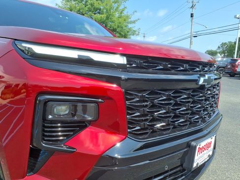 Used 2024 Chevrolet Traverse RS FWD image 7