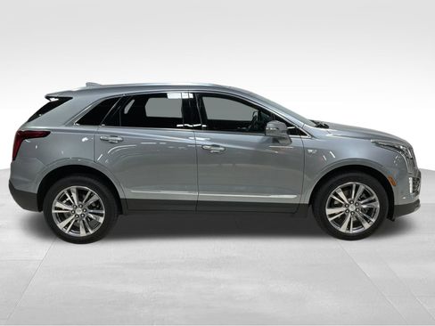 Used 2024 Cadillac XT5 Premium Luxury w/ Technology Package AWD/4WD image 4