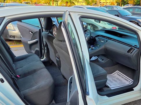 Used 2011 Toyota Prius Two FWD image 4