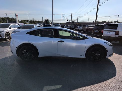 Certified 2026 Toyota Prius AWD image 6