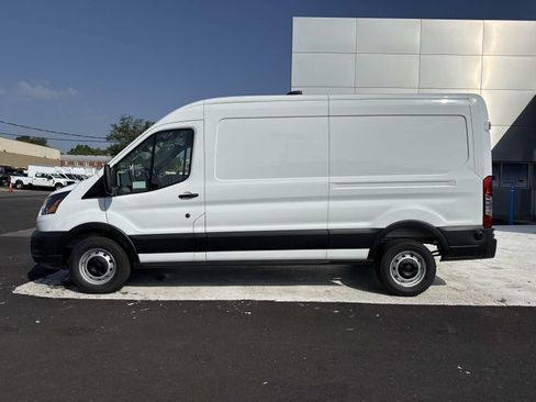 New 2026 Ford Transit 250 148 Medium Roof w/ Load Area Protection Package RWD image 6