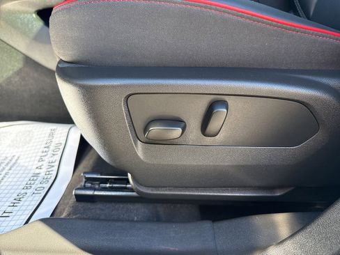 Used 2023 Buick Envision Essence w/ Sport Touring Package image 18