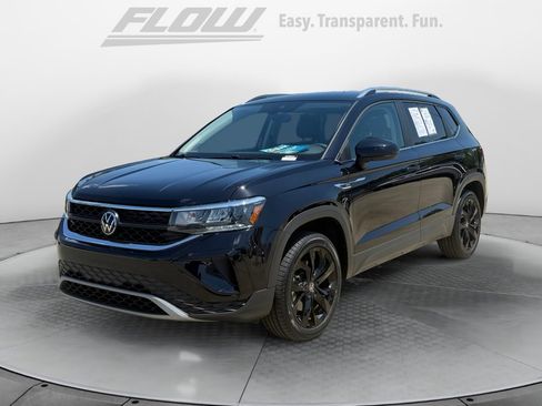 Used 2023 Volkswagen Taos SE FWD image 4