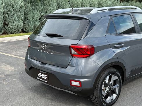 Used 2023 Hyundai Venue SEL w/ Cargo Package FWD image 10