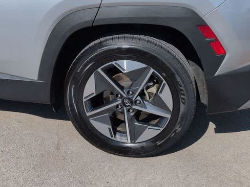 Used 2025 Hyundai Tucson SEL FWD image 14