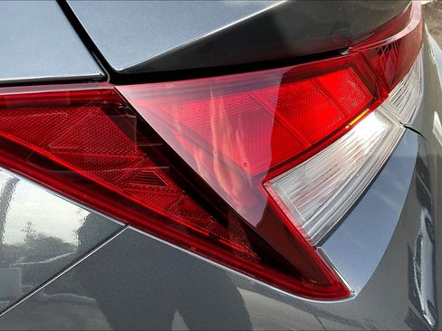 Used 2025 Hyundai Elantra Sport image 23