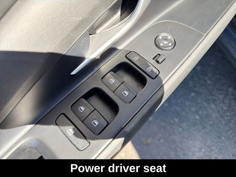 Used 2025 Hyundai Elantra Limited image 14