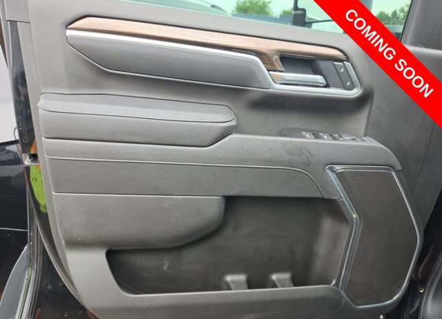 Used 2025 Chevrolet Silverado 2500 LT w/ Trail Boss Package AWD/4WD image 9