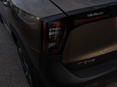 New 2026 Nissan Kicks SV image 7